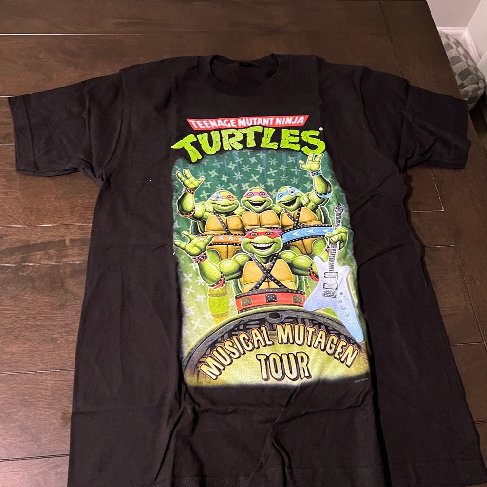 Black Teenage Mutant Ninja Turtles 2020 Tour T-shirt size M